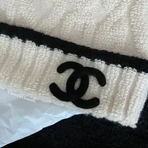 Auth BN Chanel CC Logo Ivory Cashmere Knit Beanie s_wp_63af9233bd66cd9f435a9181.webp main image 2